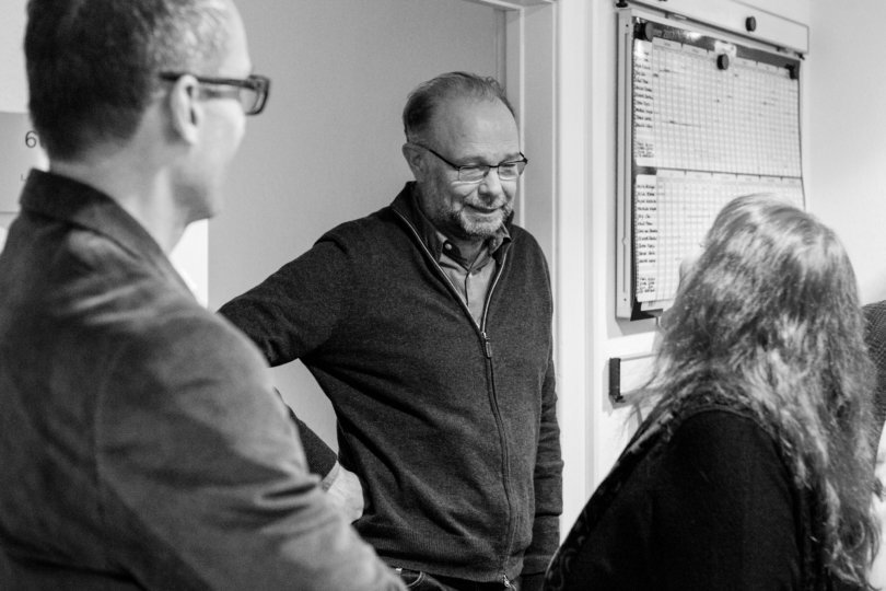 Bernd Ulrich im Gespräch mit Freunden der ZEIT beim Redaktionsbesuch