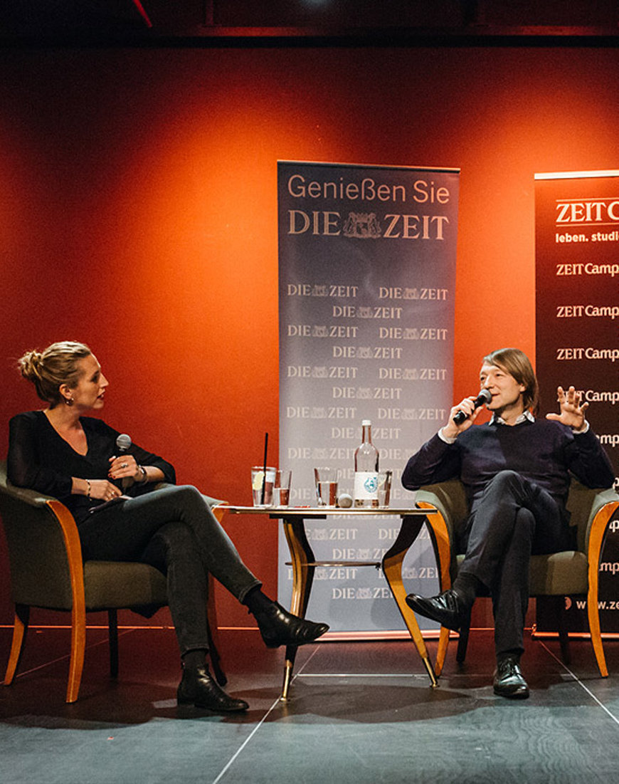 Sprecher bei einer Veranstaltung der langen Nacht der ZEIT