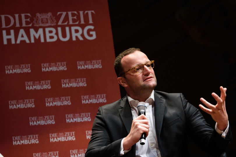 99 Fragen live - Moritz von Uslar spricht Jens Spahn