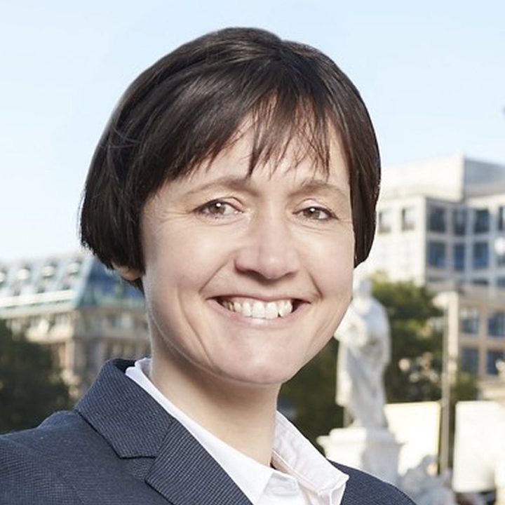 Dr. Olivia Henke