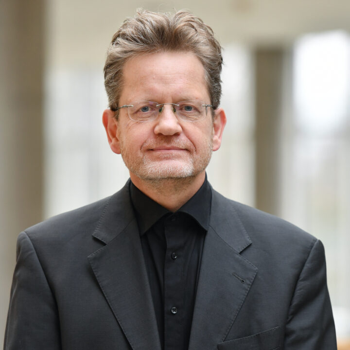 Portrait von Kai Ambos